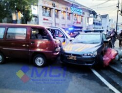 Tabrakan di Simpang Empat Terangbulan, Suzuki Carry Hantam Gran Max dan Mobil Patroli Polisi