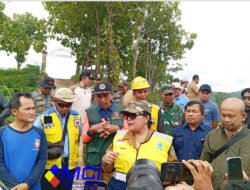 Bupati Gunungkidul Tinjau Longsor Jalan Clongop, Minta Perbaikan Dipercepat