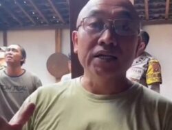 Lurah Pacarejo Pimpin Gotong Royong Perbaiki Rumah Warga yang Terbakar, Target Selesai Siang Ini