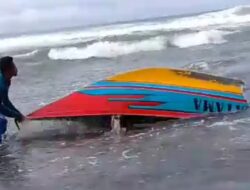 Kapal Nelayan Terbalik di Pantai Nglolang, Satu ABK Belum Ditemukan