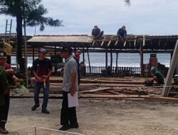 Penataan Kawasan Pantai Sepanjang Dimulai, 109 Pedagang Direlokasi