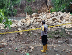 Tebing Longsor Timpa Pagar SMPN 3 Ponjong, Polisi Pasang Garis Polisi