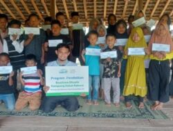 Rumah Yatim Salurkan Beasiswa untuk 40 Anak Kampung Zakat Wunung Gunungkidul, Tingkatkan Semangat Raih Cita-cita