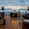 On The Rock Pantai Drini Jadi Magnet Wisata Baru, Pengunjung Membludak dan UMKM Makin Bergairah