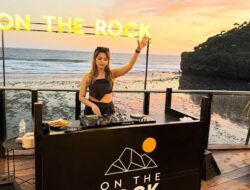 Buru Sunset dan Foto Estetik di Atas Tebing! On The Rock Drini Jadi Spot Baru Favorit Wisatawan