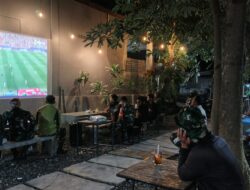 Warga Semanu Nobar Piala Dunia Gembira Bersama Kodim 0730/Gunungkidul, Pererat Kemanunggalan TNI dan Rakyat