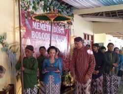 Kirab Dua Pusaka Warnai Memerti Dusun Bolodukuh Lor, Warga Lestarikan Warisan Budaya Jawa