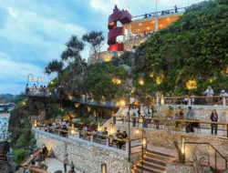 Tak Perlu Jauh ke Bali, Gunungkidul Punya On The Rock Drini dengan Sensasi Liburan di Atas Karang