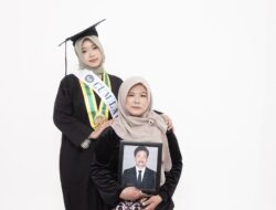 IPK 3,99 Antar Yasina Sukmarani Jadi Wisudawan Terbaik S1 UNY, di Baliknya Ada Pengorbanan Sang Kakak