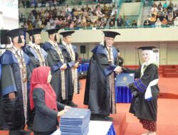 UNY Wisuda 5.280 Lulusan, Teguhkan Pendidikan Berbasis Khas Kejogjaan