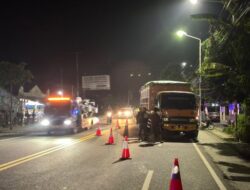 Tabrakan Maut Sigra Vs Truk Tronton di Kulonprogo, Dua Orang Dilarikan ke RSUD Wates