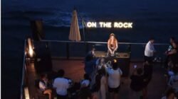On The Rock Drini, Sensasi Menikmati Alunan DJ di Atas Karang dengan Panorama Laut Selatan Gunungkidul