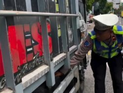 Tumpahan Solar Ancam Keselamatan Pengendara, Kanit Turjawali Gunungkidul Ingatkan Warga Waspada