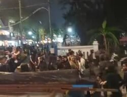 Demo 2 Tahun Pemerintahan Prabowo-Gibran di Yogyakarta Ricuh, Massa dan Polisi Terlibat Bentrok